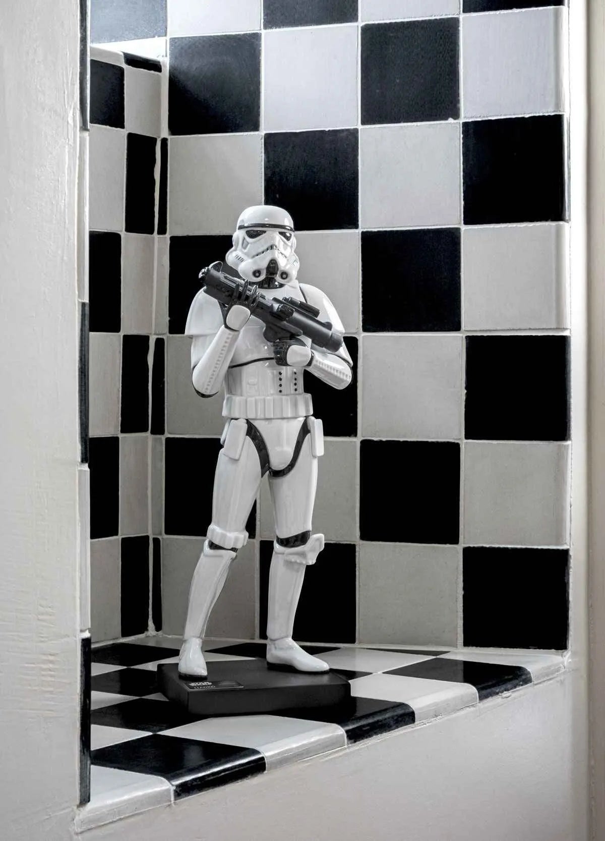 Lladro Stormtrooper™ (version 2) sculpture limited edition, detailed ceramic collectible figure with intricate design and white armor.