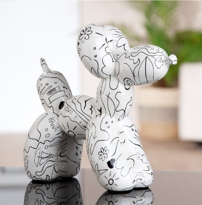 White Gilde figure dog balloon with single-line design, 18cm tall, featuring a playful and decorative dog shape.