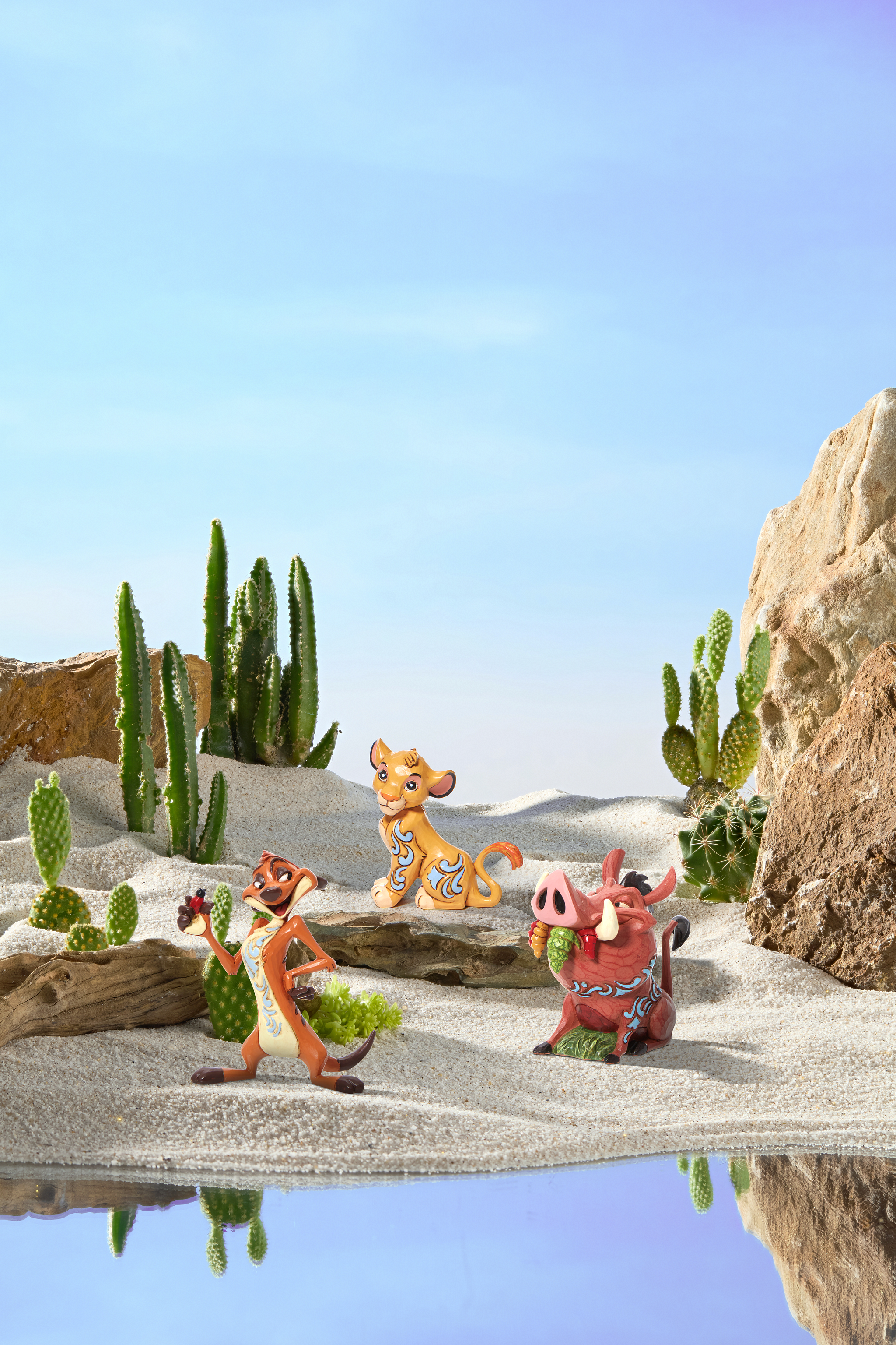 Disney mini Simba plush toy, soft and cuddly character from The Lion King, suitable for children and collectors.
