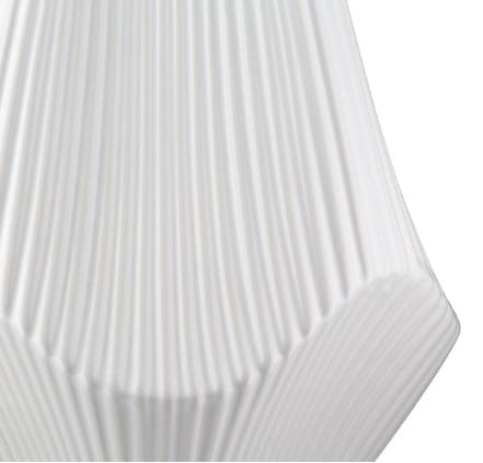White Gilde Lamellen ceramic vase, 19cm tall, featuring a textured lamellen design, suitable for floral arrangements or decor.