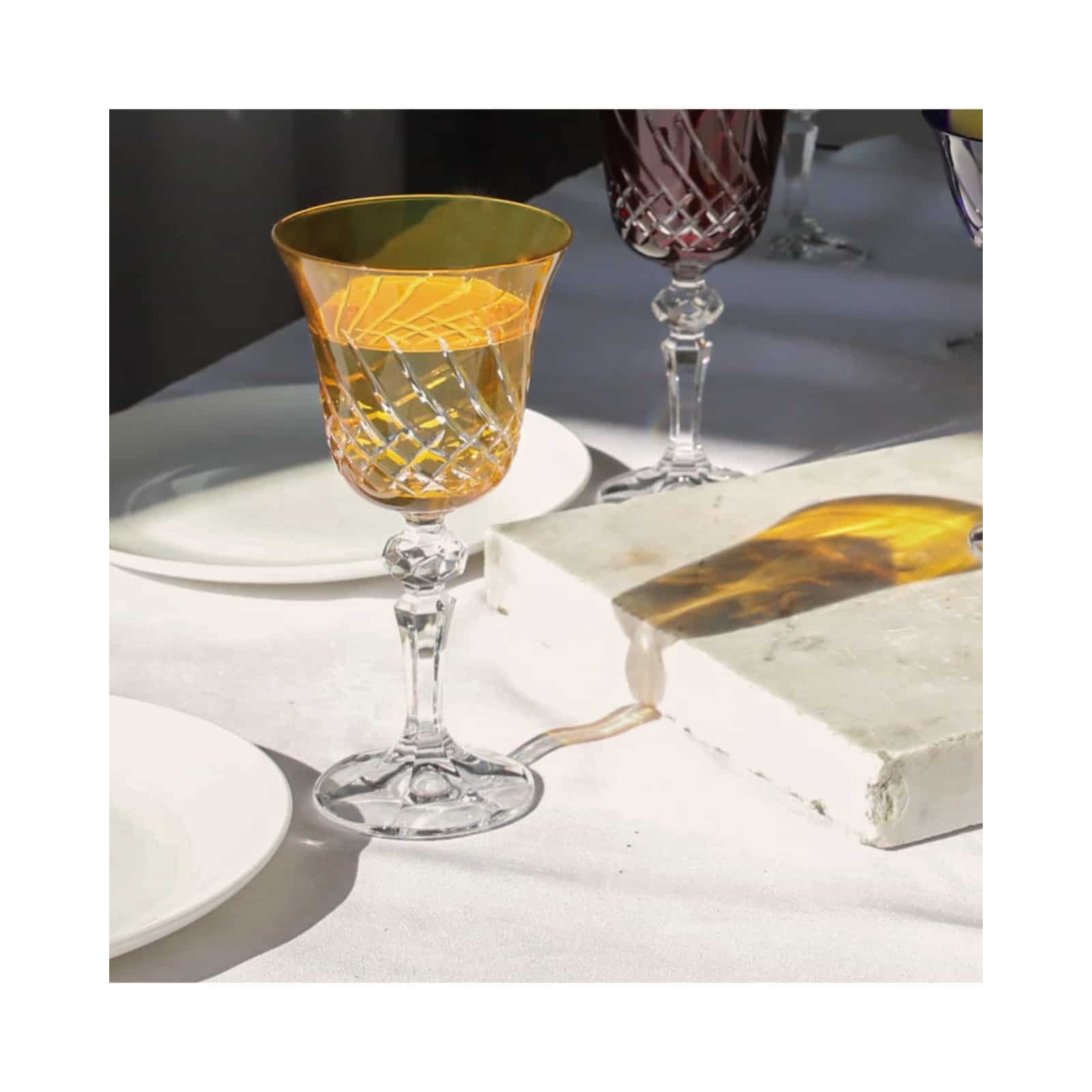 Kolglass Julia yellow amber wine glass with 170ml capacity, featuring elegant design and clear glass material.