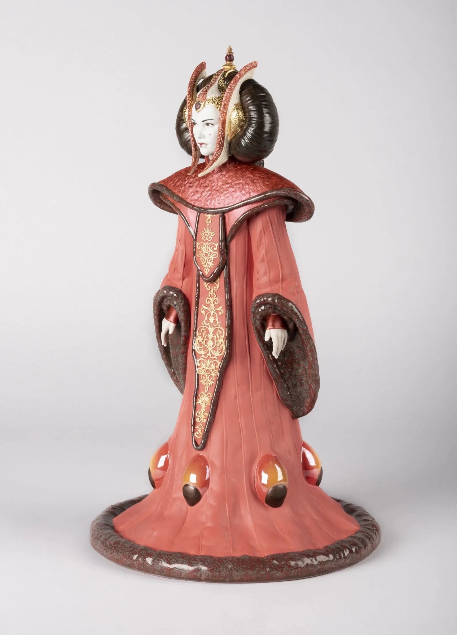 Queen Amidala™ in the Throne Room Sculpture. Limited Edition -Lladro
