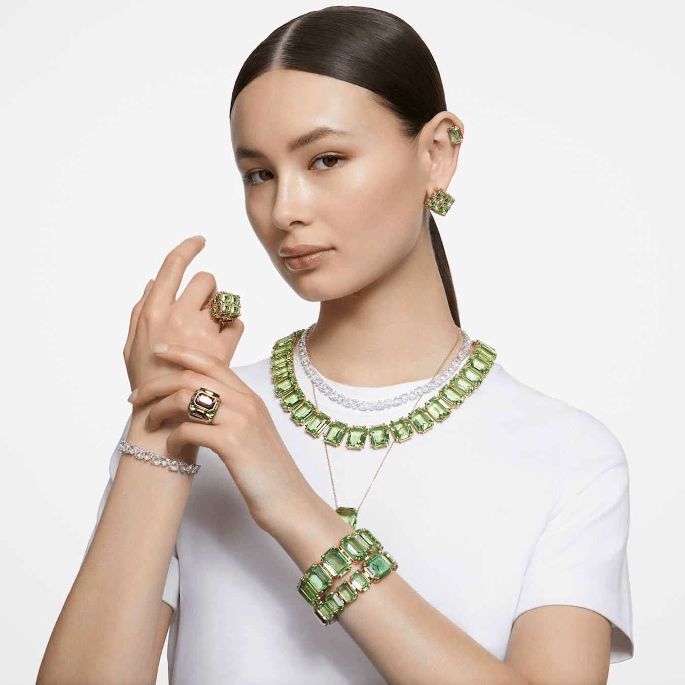 Swarovski Curiosa cocktail ring Square cut, Green, Gold-tone plated -Swarovski