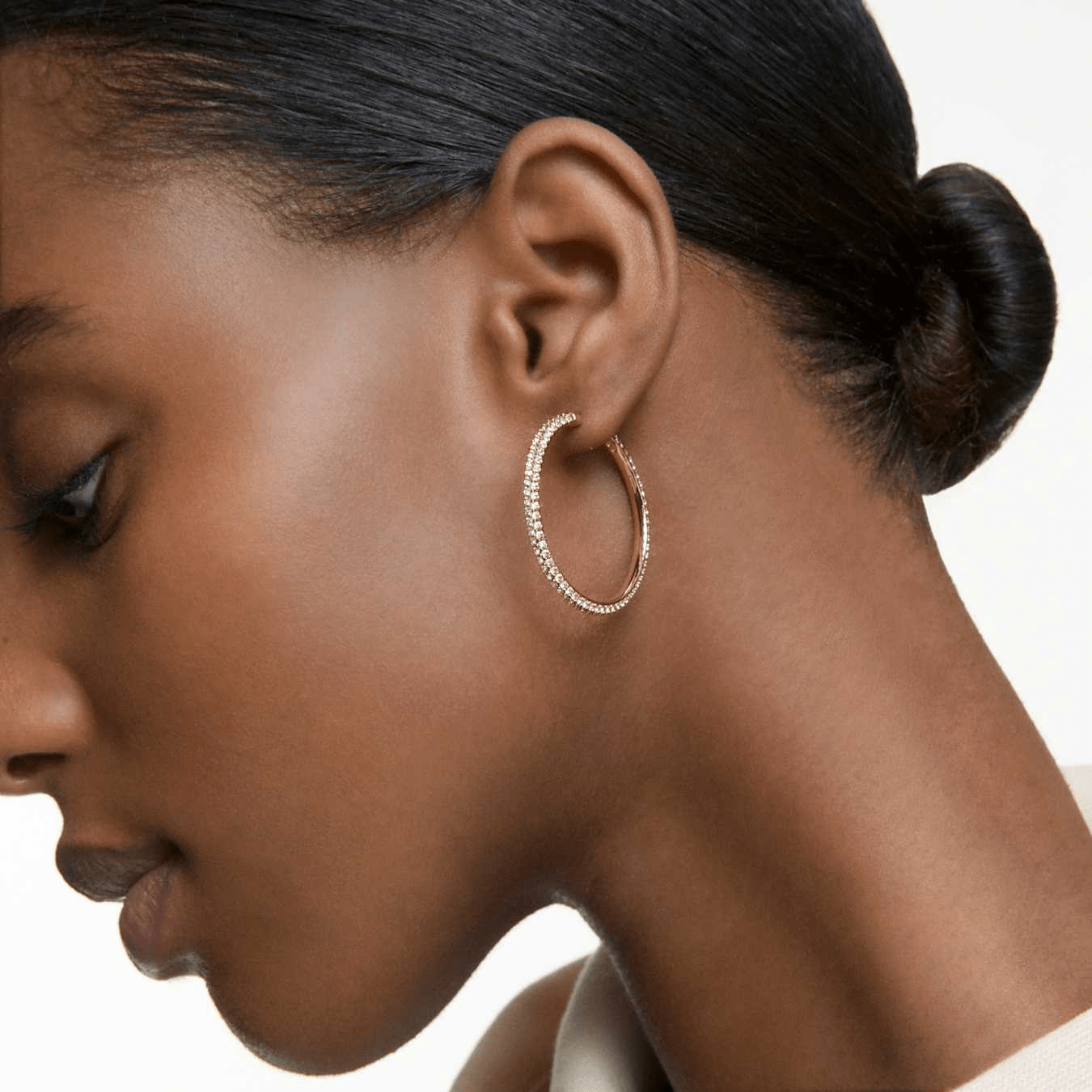 Swarovski Dextera hoop earrings Pavé, Large, White, Rose gold-tone plated -Swarovski