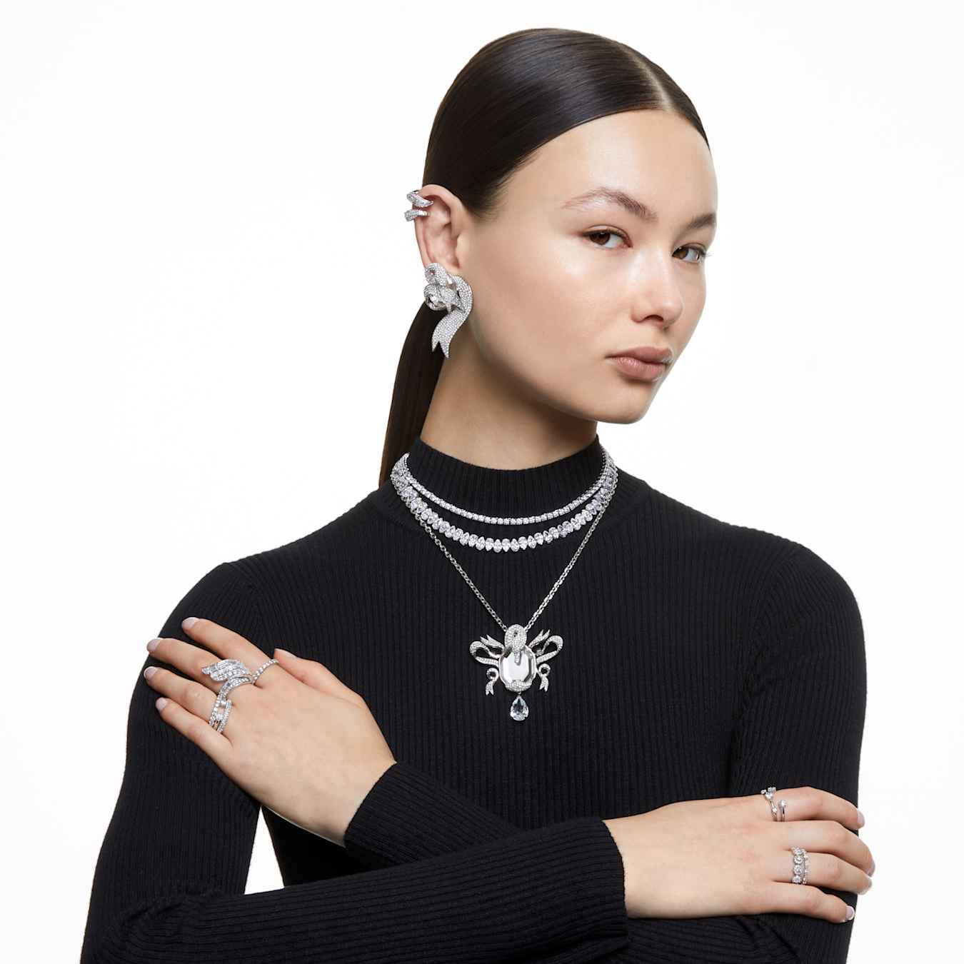 Swarovski Matrix Vittore ring with round white crystal, silver-tone finish, showcasing elegant jewelry design.