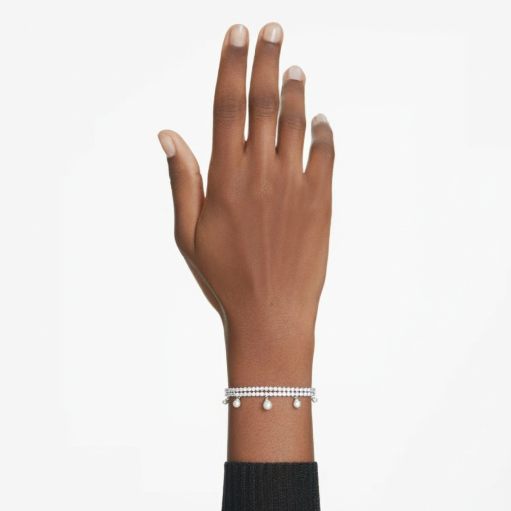 Swarovski Ariana Grande collaboration bracelet with sparkling crystals and elegant chain design, showcasing a stylish jewelry piece.