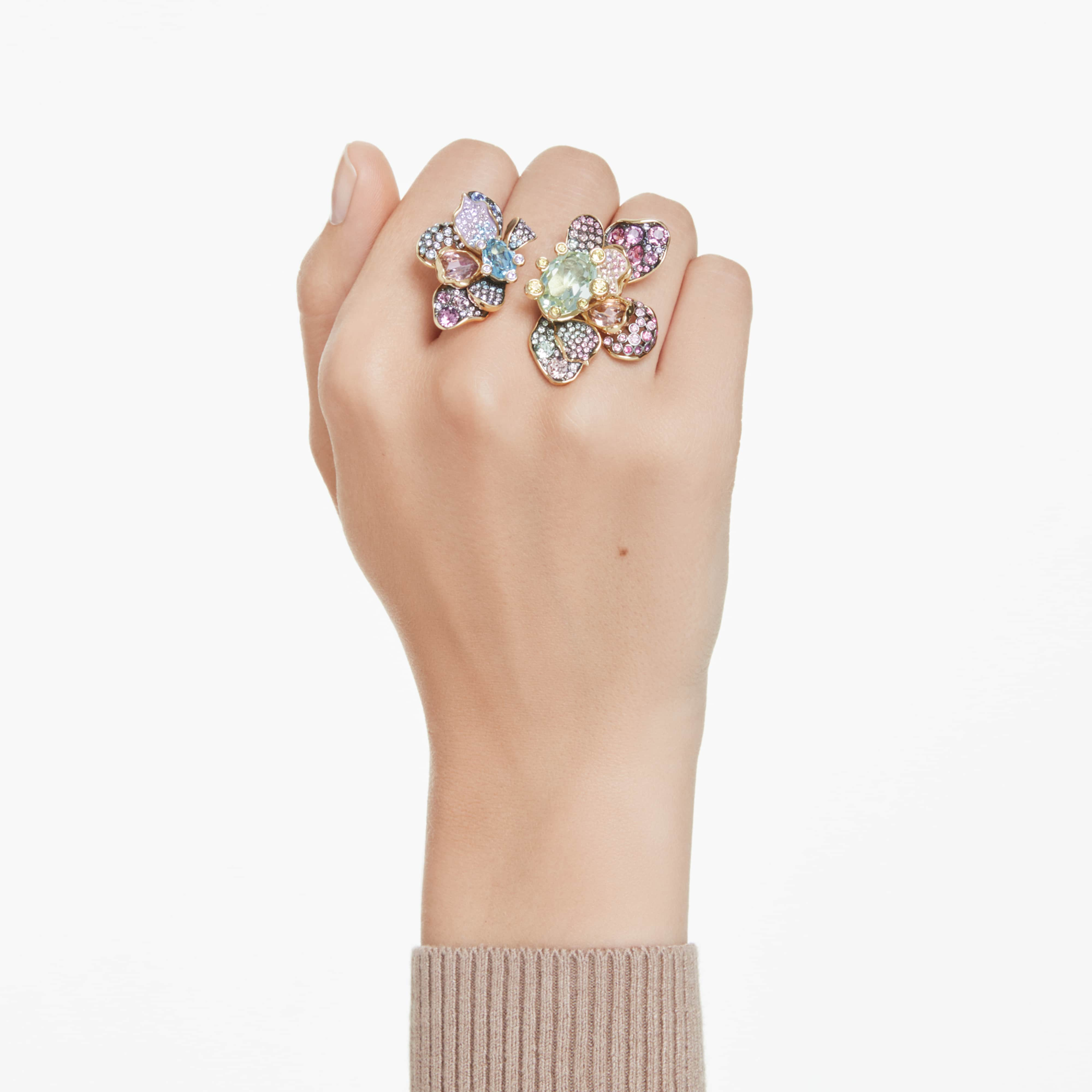 Swarovski Idyllia ring with mixed cuts, pavé design, floral shape, multicolored crystals, and mixed metal finish.