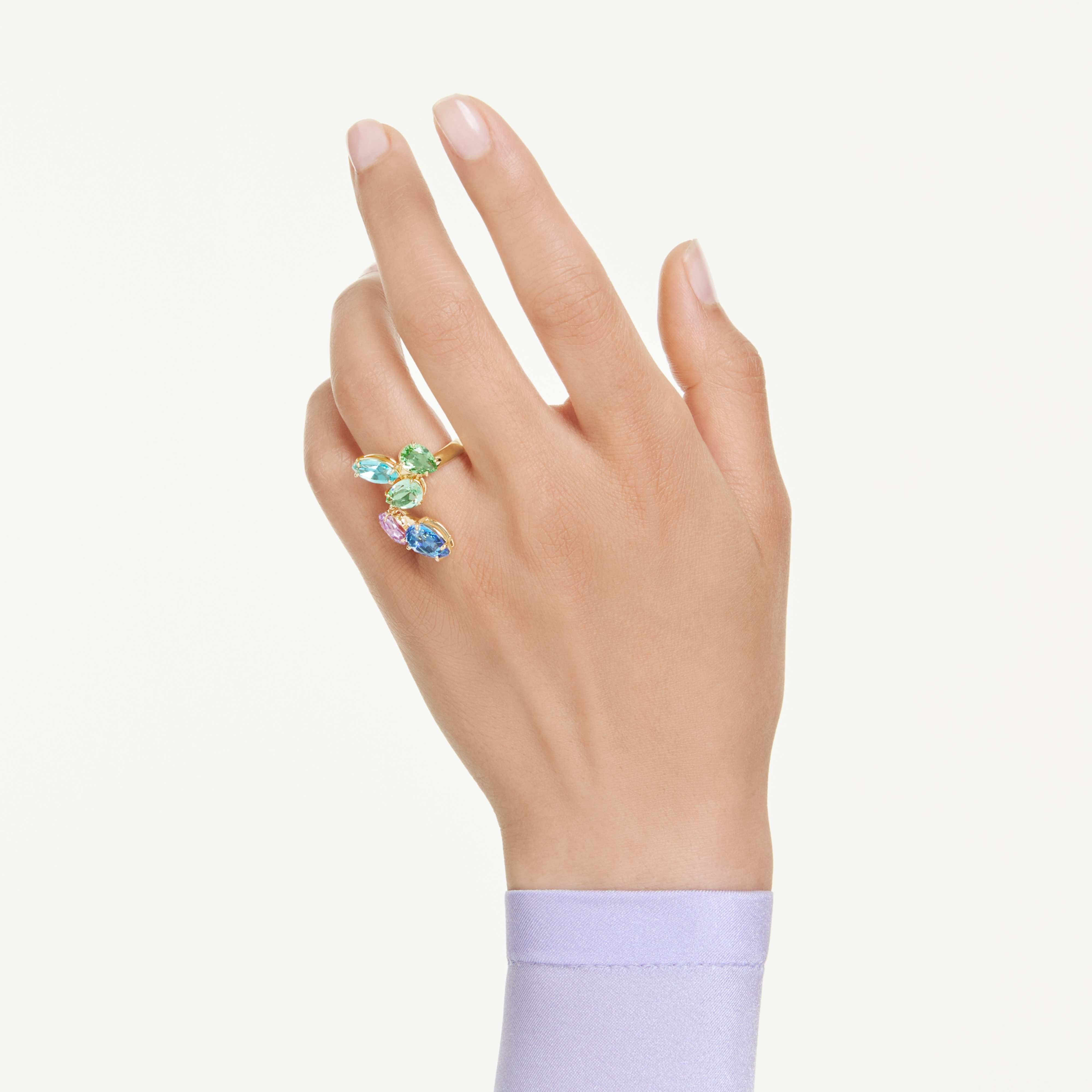 Swarovski Gema Motif ring with multicolored mixed cuts and gold-tone plating, showcasing sparkling crystal design.