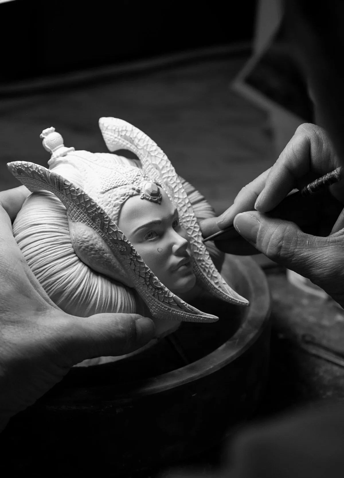 Lladro Queen Amidala™ sculpture in the throne room, limited edition, detailed porcelain figure of the Star Wars character.
