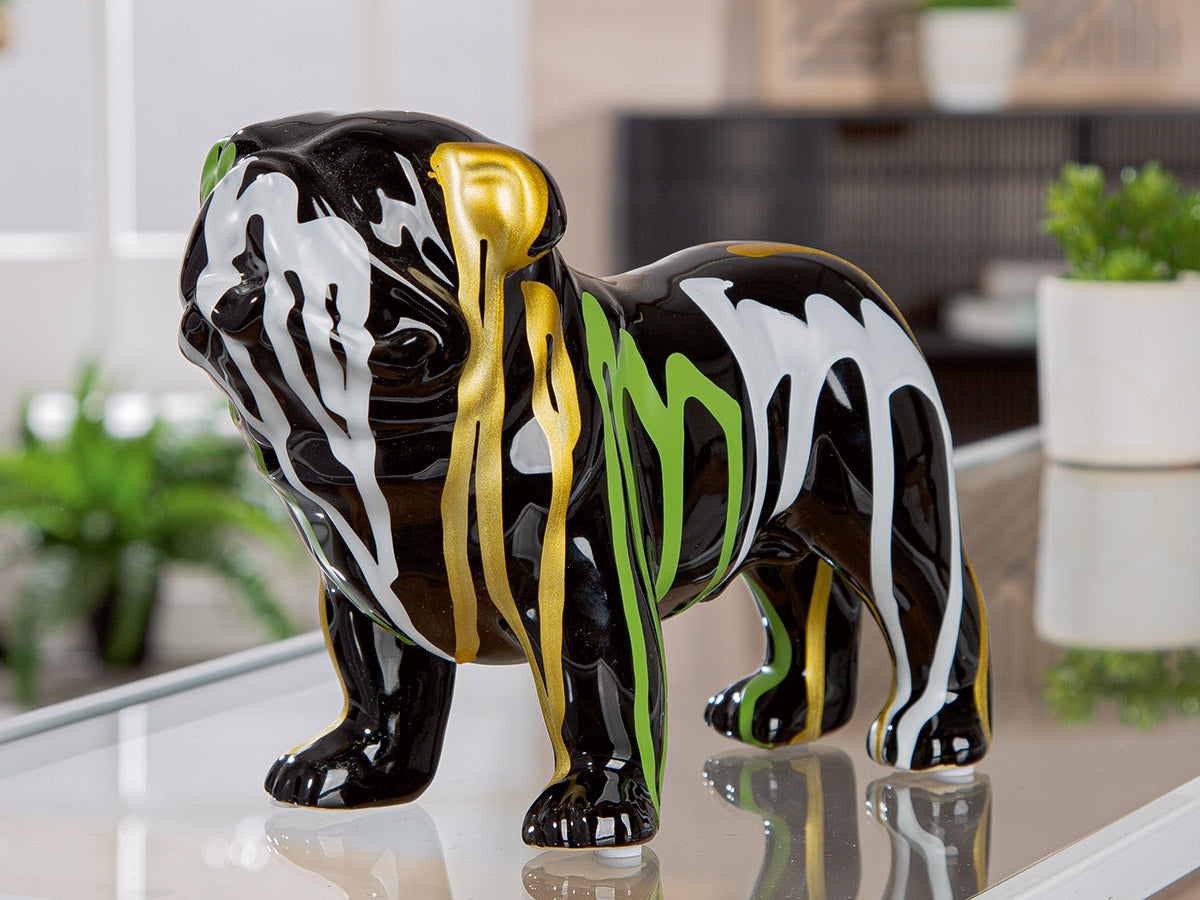 Gilde Bulldog figure standing in dark black color, detailed sculpture of a muscular dog with realistic features.