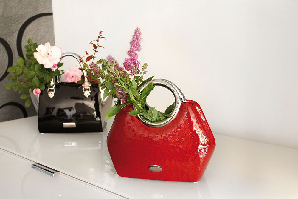 Red Gilde ceramic vase handbag with a 21cm height, featuring a unique handbag shape and detailed craftsmanship.