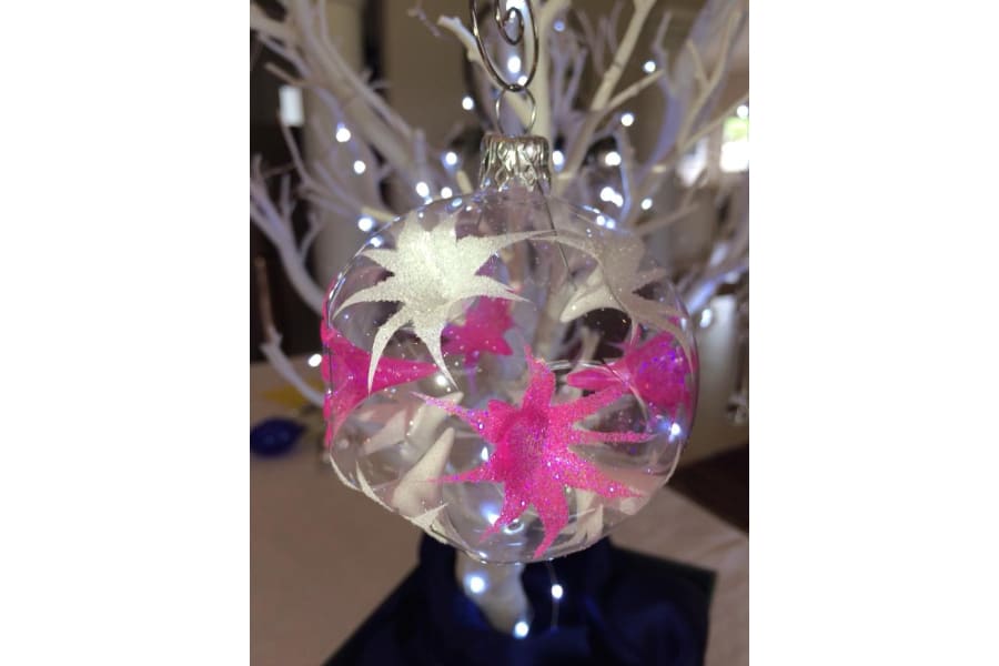 Christmas Baubles Matrix White/Fuschia -Spilhaus