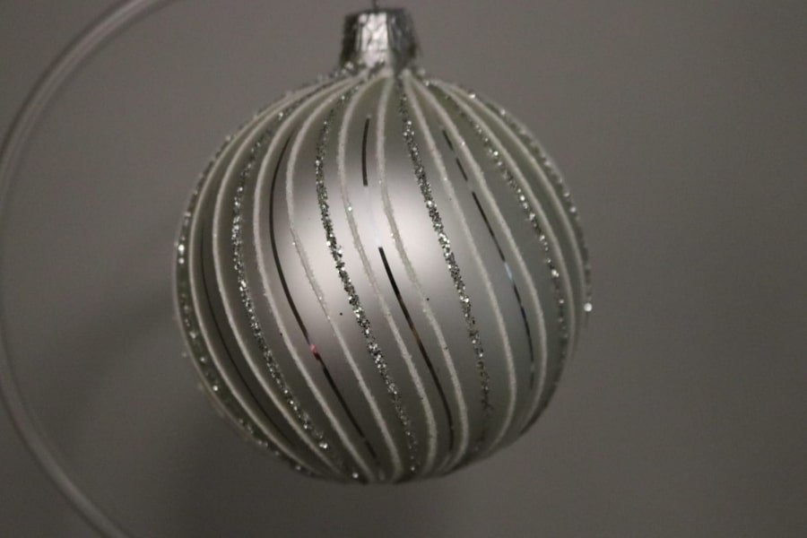 Cristmas Bauble Silver Swirl -Spilhaus