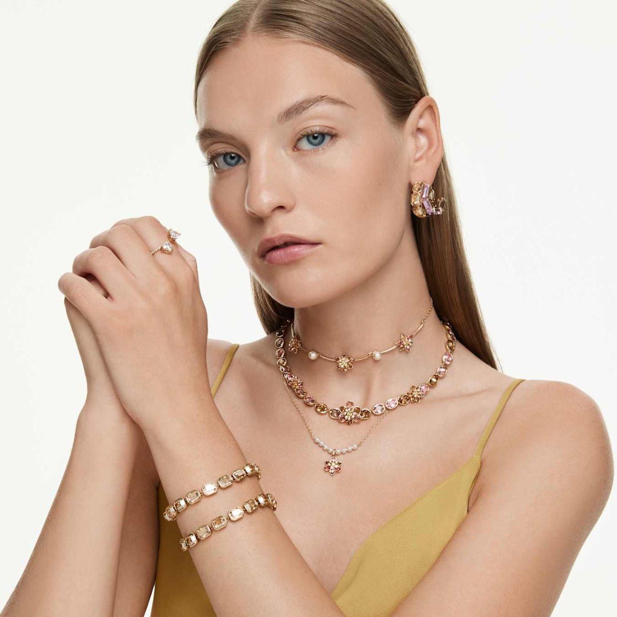Idyllia pendant Crystal pearl, Mixed cuts, Flower, Multicolored, 18K gold finish -Swarovski